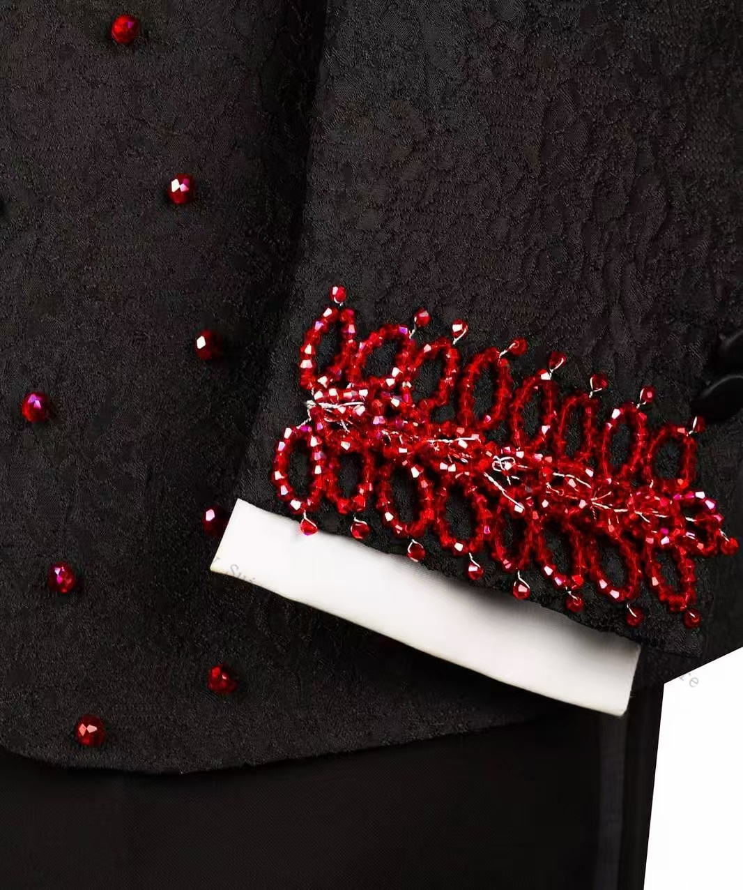 Red Crystals Men Suit Set 2 Pc - Formal Wear Jersey For Men 评论和价格